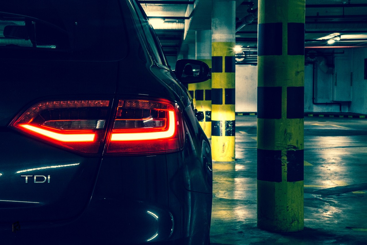 What to Do if You Are Involved in a Parking Garage Auto Accident